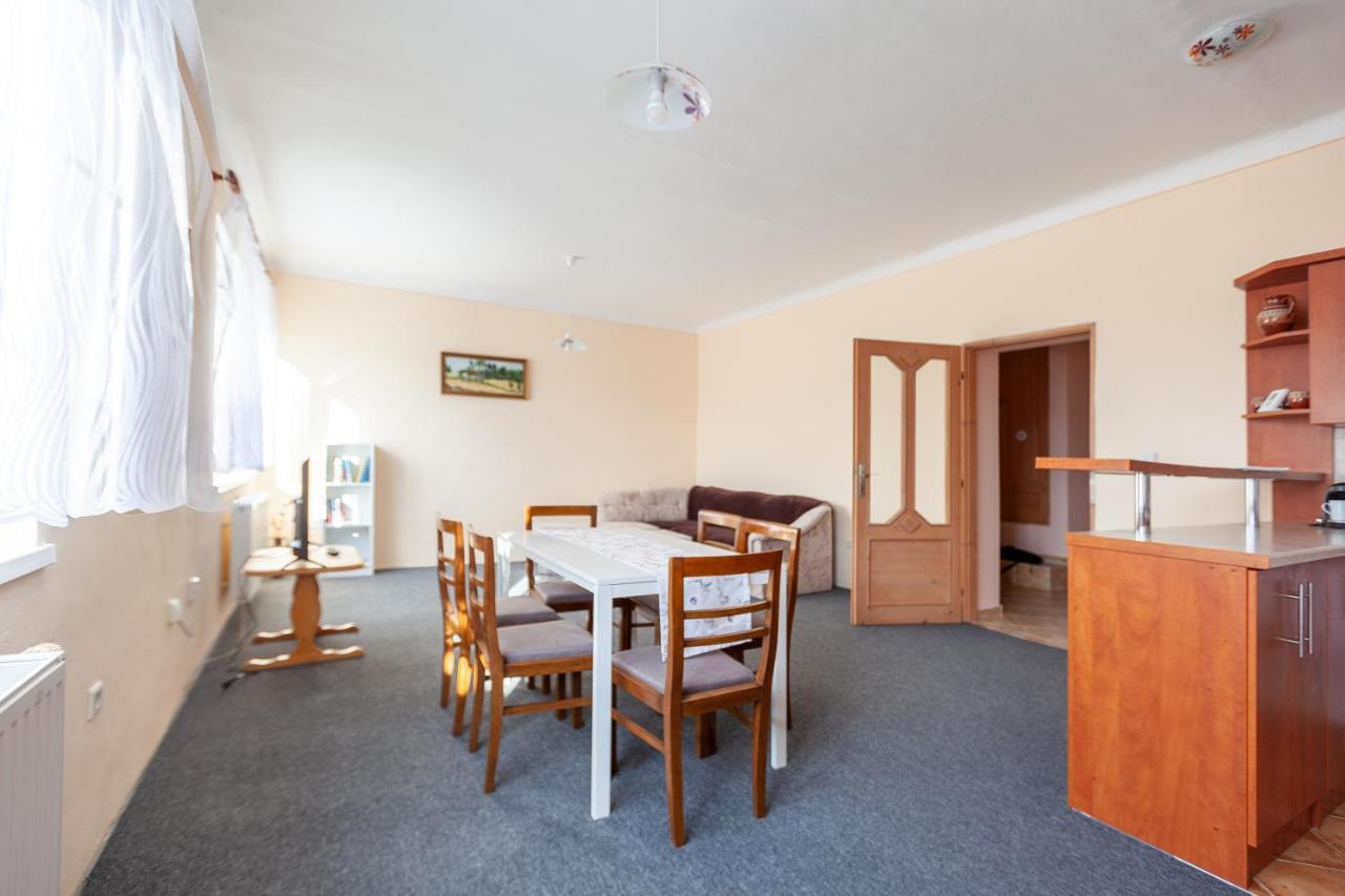 Apartmany Domek U Lesa Bítov Extérieur photo