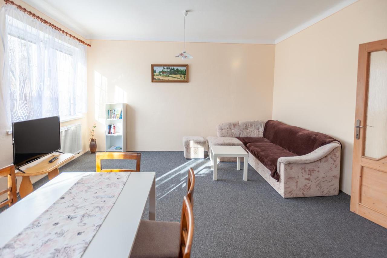 Apartmany Domek U Lesa Bítov Extérieur photo